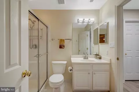 Bath - 14044 Eagle Chase Cir, Chantilly, VA 20151 photo 9 of 9