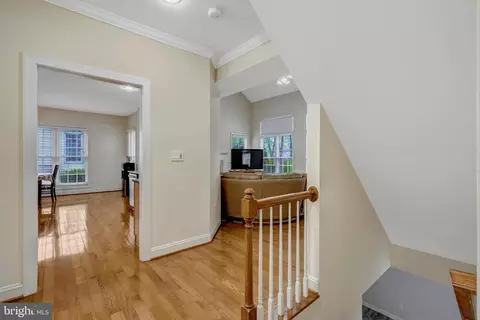 Entry Way - 14044 Eagle Chase Cir, Chantilly, VA 20151 photo 1 of 8