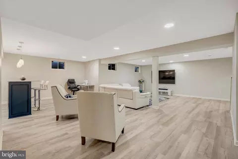 Living - 14044 Eagle Chase Cir, Chantilly, VA 20151 photo 3 of 3