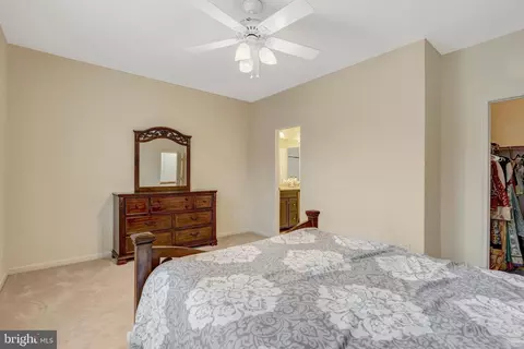 Bedroom - 14044 Eagle Chase Cir, Chantilly, VA 20151 photo 3 of 14