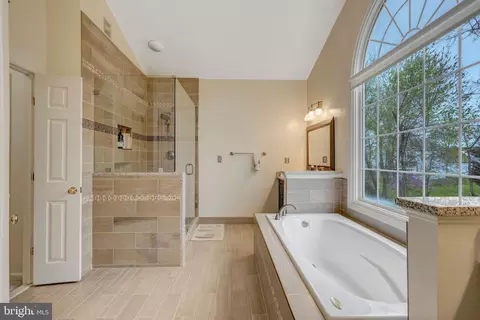 Bath - 14044 Eagle Chase Cir, Chantilly, VA 20151 photo 6 of 9