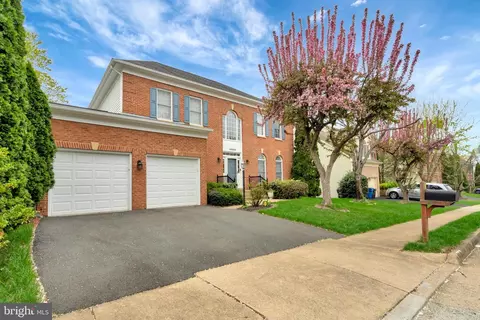 Exterior - 14044 Eagle Chase Cir, Chantilly, VA 20151 photo 3 of 9
