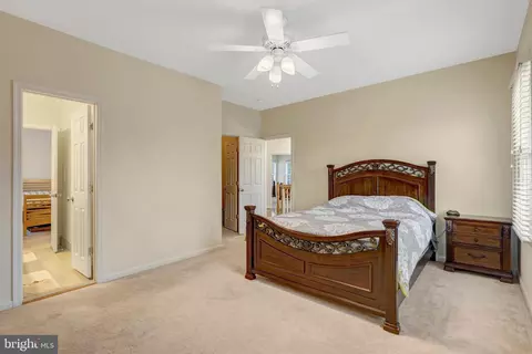 Bedroom - 14044 Eagle Chase Cir, Chantilly, VA 20151 photo 2 of 14