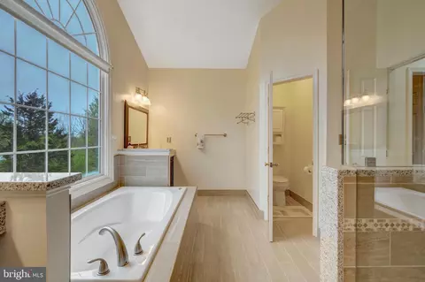 Bath - 14044 Eagle Chase Cir, Chantilly, VA 20151 photo 7 of 9