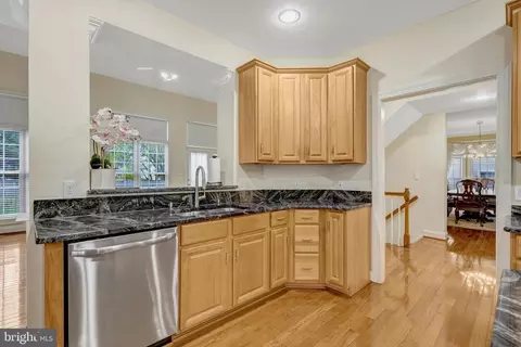 Kitchen - 14044 Eagle Chase Cir, Chantilly, VA 20151 photo 8 of 8