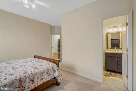 Bedroom - 14044 Eagle Chase Cir, Chantilly, VA 20151 photo 7 of 14