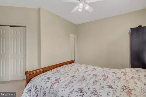 Bedroom - 14044 Eagle Chase Cir, Chantilly, VA 20151 photo 8 of 14