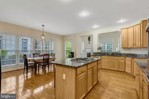 Kitchen - 14044 Eagle Chase Cir, Chantilly, VA 20151 photo 7 of 8