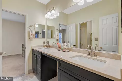 Bath - 14044 Eagle Chase Cir, Chantilly, VA 20151 photo 3 of 9