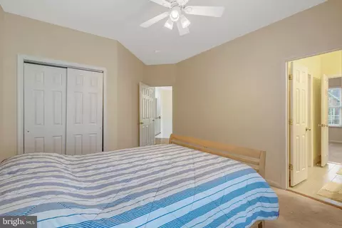 Bedroom - 14044 Eagle Chase Cir, Chantilly, VA 20151 photo 4 of 14