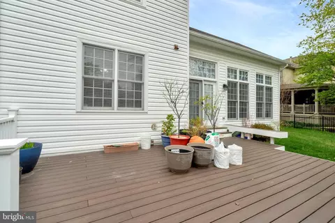 Exterior - 14044 Eagle Chase Cir, Chantilly, VA 20151 photo 6 of 9