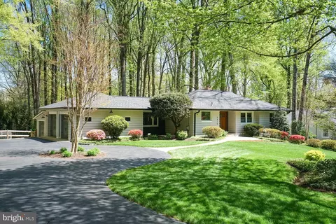3419 Barkley Dr, Fairfax, VA 22031