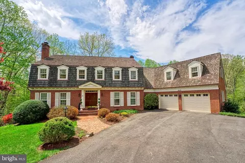 7419 Georgetown Ct, Mclean, VA 22102