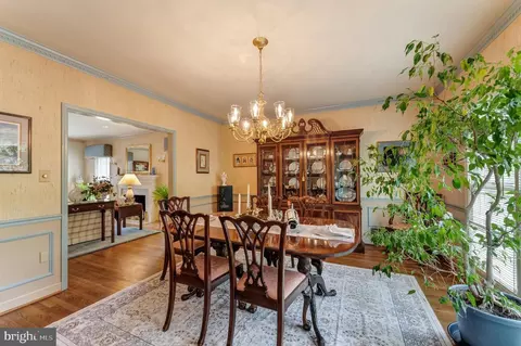 Dining - 7419 Georgetown Ct, Mclean, VA 22102 photo 3 of 5