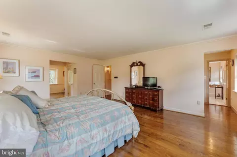 Bedroom - 7419 Georgetown Ct, Mclean, VA 22102 photo 3 of 7