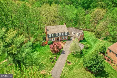 View/Area - 7419 Georgetown Ct, Mclean, VA 22102 photo 1 of 7