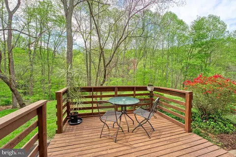 Exterior - 7419 Georgetown Ct, Mclean, VA 22102 photo 6 of 11