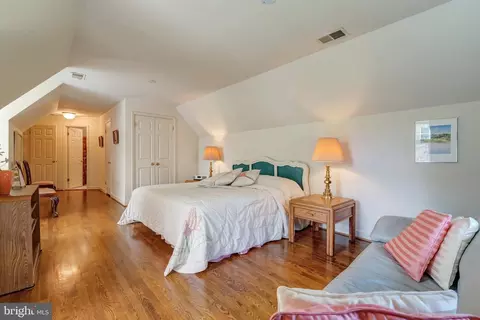 Bedroom - 7419 Georgetown Ct, Mclean, VA 22102 photo 7 of 7