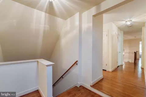 Entry Way - 7419 Georgetown Ct, Mclean, VA 22102 photo 9 of 9