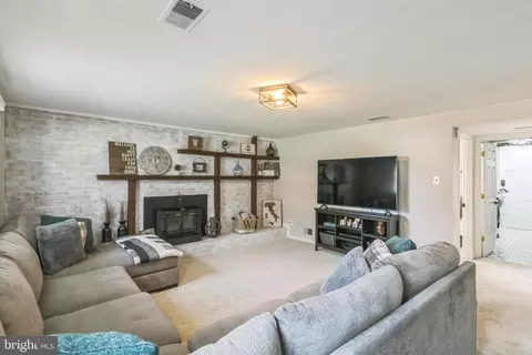 7205 Danford Ln, Springfield, VA 22152 photo 24