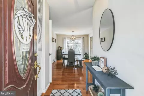 7205 Danford Ln, Springfield, VA 22152 photo 3