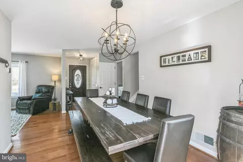 7205 Danford Ln, Springfield, VA 22152 photo 8