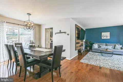 7205 Danford Ln, Springfield, VA 22152 photo 5