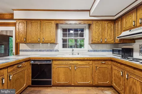 Kitchen - 5936 River Dr, Lorton, VA 22079 photo 2 of 2