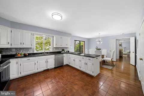 6294 Dunaway Ct, Mclean, VA 22101 photo 19