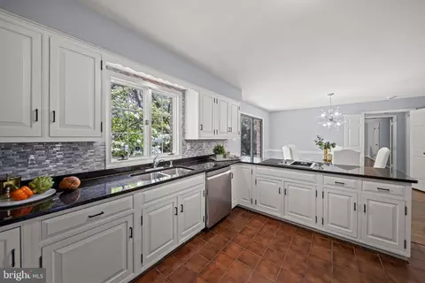 6294 Dunaway Ct, Mclean, VA 22101 photo 16