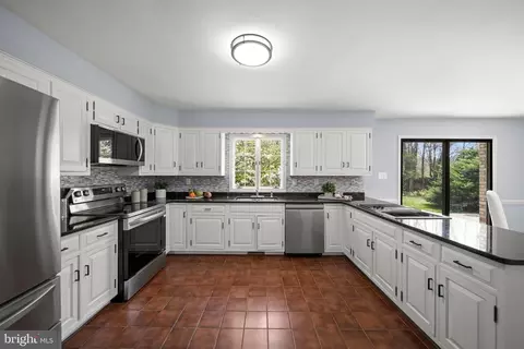 6294 Dunaway Ct, Mclean, VA 22101 photo 15