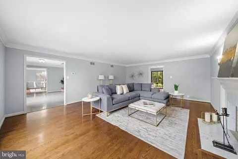 6294 Dunaway Ct, Mclean, VA 22101 photo 9
