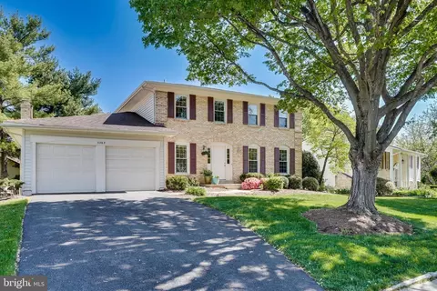 3263 Kinross Cir, Herndon, VA 20171