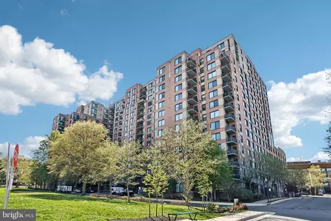 2451 Midtown Ave #105, Alexandria, VA 22303
