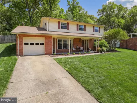 5319 Stonington Dr, Fairfax, VA 22032