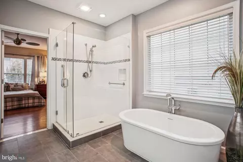Bath - 2454 Arctic Fox Way, Reston, VA 20191 photo 2 of 6