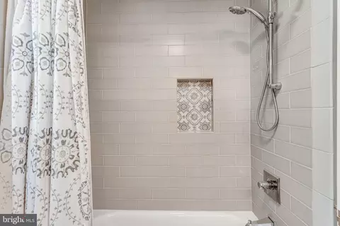 Bath - 8006 Hatteras Ln, Springfield, VA 22151 photo 2 of 3
