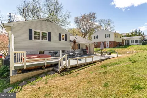 Exterior - 8006 Hatteras Ln, Springfield, VA 22151 photo 1 of 4