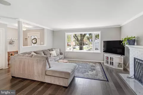 Living - 8006 Hatteras Ln, Springfield, VA 22151 photo 1 of 1