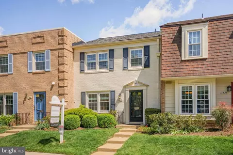 1533 Candlewick Ct, Mclean, VA 22101