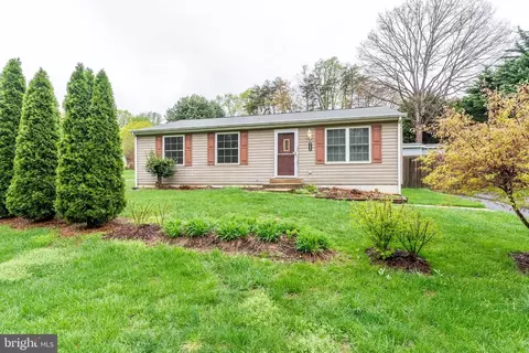 5364 Laura Belle Ln, Fairfax, VA 22032