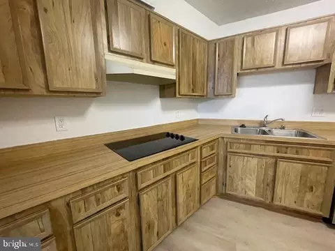 5903 Mount Eagle Dr #114, Alexandria, VA 22303