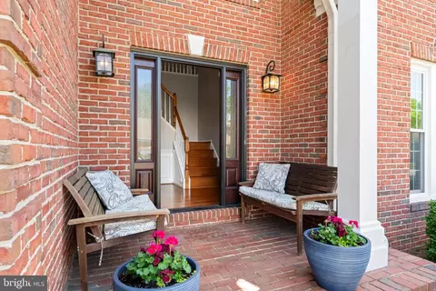 Exterior - 2519 Fallon Dr, Herndon, VA 20171 photo 4 of 14