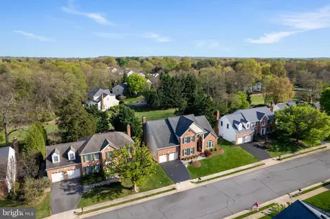 View/Area - 2519 Fallon Dr, Herndon, VA 20171 photo 2 of 20