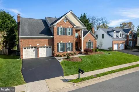 Exterior - 2519 Fallon Dr, Herndon, VA 20171 photo 8 of 14