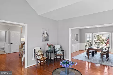 Entry Way - 2519 Fallon Dr, Herndon, VA 20171 photo 2 of 10