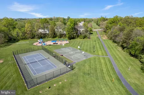 View/Area - 2519 Fallon Dr, Herndon, VA 20171 photo 20 of 20