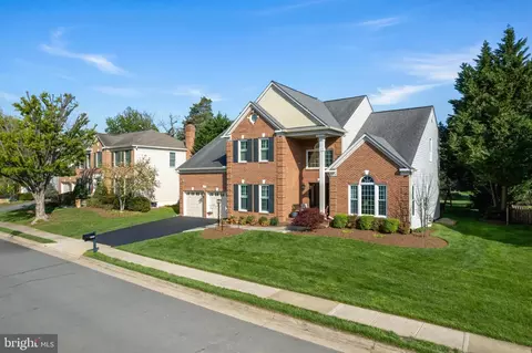 Exterior - 2519 Fallon Dr, Herndon, VA 20171 photo 6 of 14