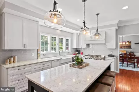 Kitchen - 2519 Fallon Dr, Herndon, VA 20171 photo 3 of 9