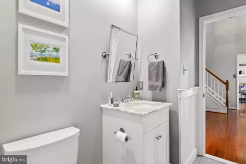 Bath - 2519 Fallon Dr, Herndon, VA 20171 photo 1 of 7